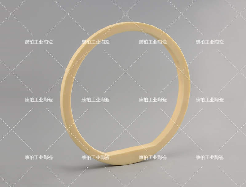 氧化铝陶瓷容易碎裂吗？如何提升其抗冲击性能？